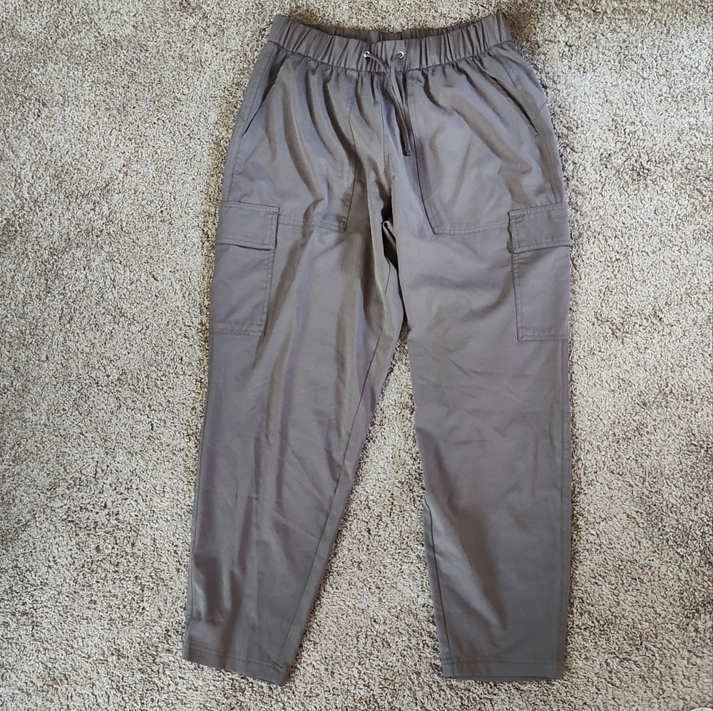 Old Navy Gray Cargo Pants with Elastic Waistband M